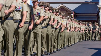 Australische Regierung entsendet rund tausend Soldaten nach Melbourne