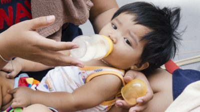 Wieder Empörung über gefälschte Babynahrung in China – Ärzte empfahlen spezielles Milchpulver