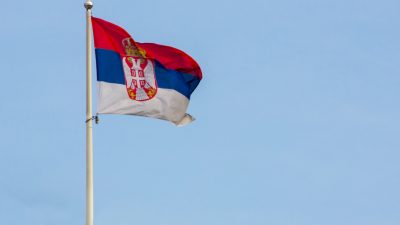 Parlamentswahl in Serbien von Boykott-Aufrufen begleitet