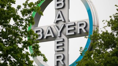 Bayer schiebt Milliardenverlust wegen Glyphosatstreit und Corona-Krise