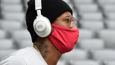 Die Macht der Vorbilder: Fußballer als Team gegen Rassismus