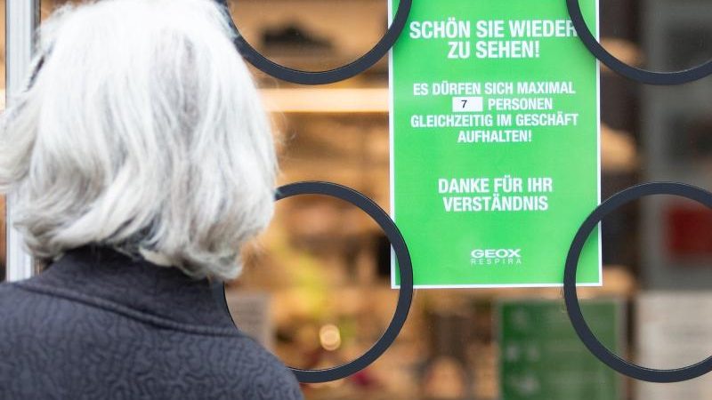 Baden-Württemberg: Gericht hebt Zutrittsbegrenzung für Läden auf