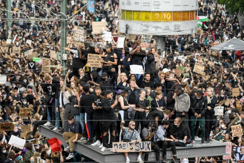 „Die Bilder waren nicht schön“: Bundesregierung mahnt zur Vorsicht bei Demos