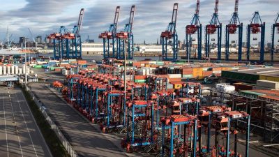 Hamburger Hafen: Umschlag bricht um zwölf Prozent ein