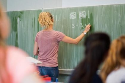 Politiker: Lehrer sollen samstags und in den Ferien arbeiten