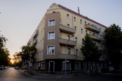 Neue Corona-Fälle in Berlin: 13 Wohnhäuser und 369 Haushalte unter Quarantäne