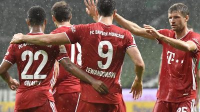 FC Bayern zum 30. Mal Meister – Paderborn steigt ab