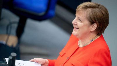 Pressekonferenz von Bundeskanzlerin Merkel nach Videokonferenz mit dem Europäischen Rat