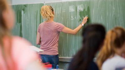 Anteil fehlender Lehrer geringer als befürchtet – Reiserückkehrer und Partys Hauptursache für Corona-Teilschließungen