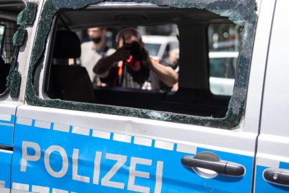 Zwei Jugendliche wegen versuchten Totschlags vor Gericht