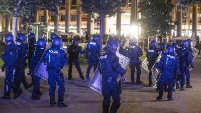 Stuttgart: Polizei bereitet sich mit Hundertschaften aufs kommende Wochenende vor