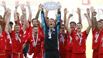 FC Bayern nach Spiel in Wolfsburg als Meister geehrt
