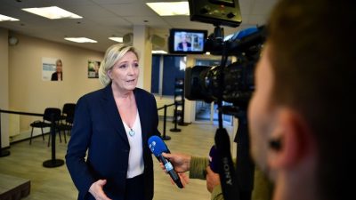 Le Pen wirft Macron „schlechtestes Abkommen“ in der Geschichte der EU vor – Kritik auch aus Deutschland