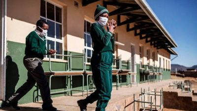 Schulen in Südafrika schließen wegen Coronavirus erneut