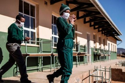 Schulen in Südafrika schließen wegen Coronavirus erneut
