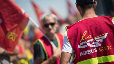 Proteste bei deutschen Airbus-Standorten gegen geplante Job-Streichungen