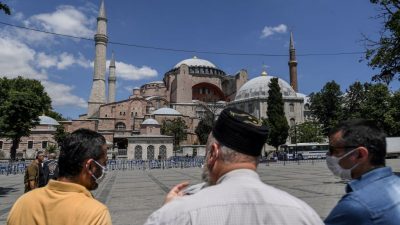 USA und Frankreich kritisieren Umwandlung von weltberühmter Hagia Sophia in Moschee