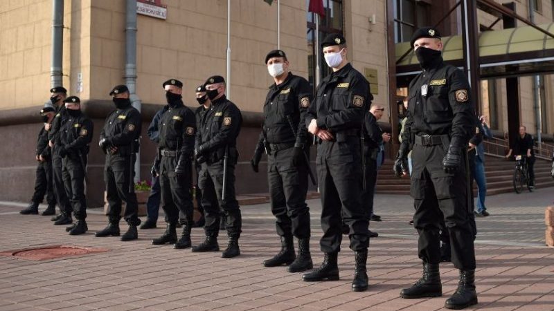 Staatsmedien: 32 russische Söldner vor Wahl in Belarus festgenommen