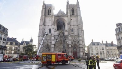 Großbrand in Kathedrale von Nantes: Polizei verhaftet einen Mann