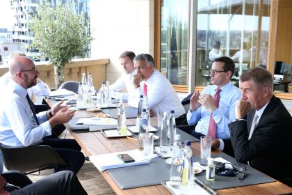 EU-Gipfel kommt erstmals wieder in großer Runde zusammen
