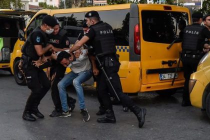 Human Rights Watch prangert Misshandlungen durch türkische Einsatzkräfte an