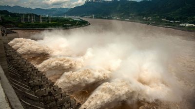 Experten bescheinigen Drei-Schluchten-Damm gravierende Baufehler – KPC: Er hält Atombombe stand
