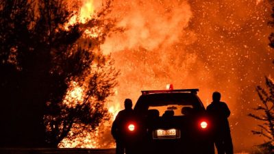 14-Jähriger flüchtet mit dem Auto vor den Flammen in Kalifornien