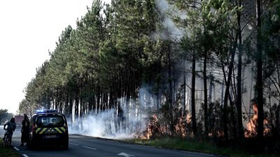 Waldbrand in Südwestfrankreich treibt Menschen in die Flucht