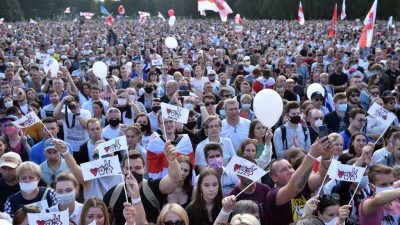 Zehntausende Anhänger der Opposition gehen in Belarus auf die Straße