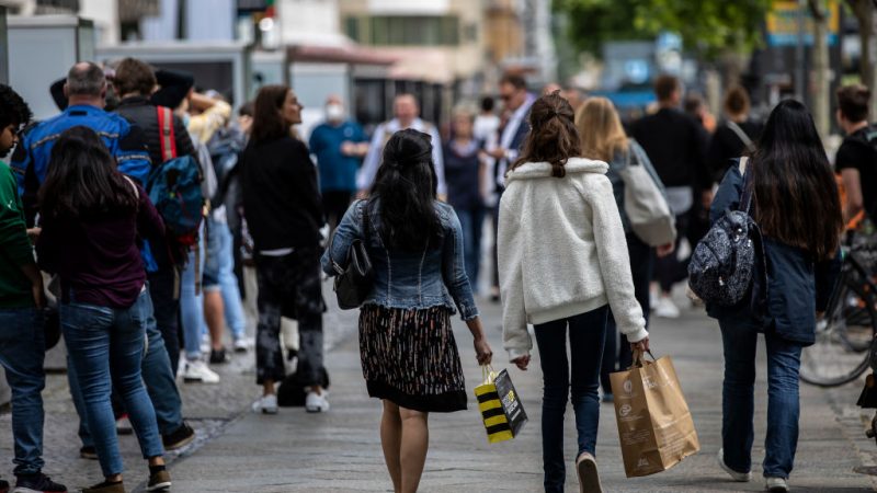 Umfrage: Große Mehrheit der Deutschen will nach Pandemie wieder shoppen wie zuvor