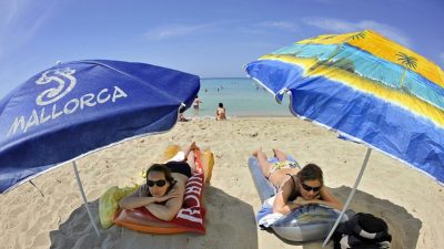 Maskenpflicht auf Mallorca trübt Ferienspaß, aber „Hauptsache Urlaub“