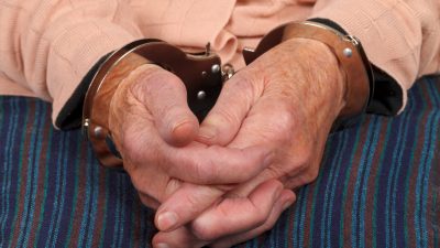 Heidelbeeren für 3,98 Euro gestohlen: Rentnerin soll 2 Monate ins Gefängnis