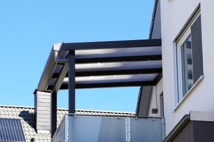 Mann stürzt bei Geburtstagfeier von Balkon in den Tod