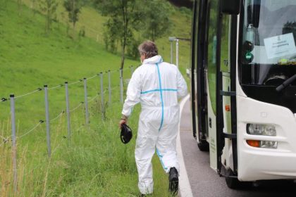 Bayern: Mann ersticht Ex-Partnerin in Bus vor anderen Fahrgästen