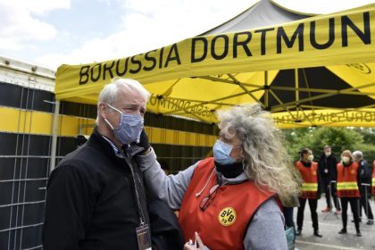 Stadionbesuch in Corona-Zeiten: Anfeuern mit Maske?