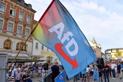 Nach Einstufung als Verdachtsfall: AfD-Mitglieder bieten Verfassungsschutz Zusammenarbeit an