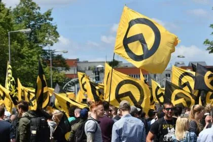 Antirassismusgesetz greift: Ein Jahr Haft für Identitären-Chef van Langenhove