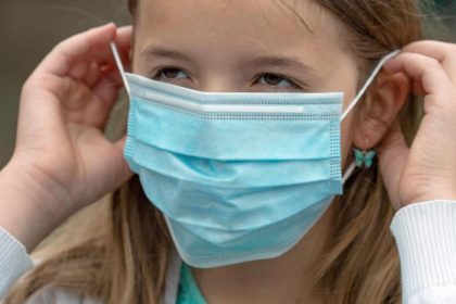 England führt Maskenpflicht in Geschäften ein