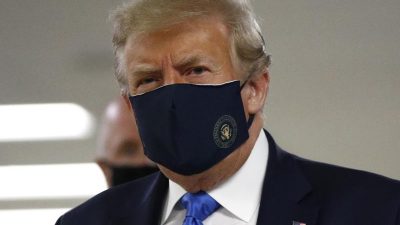 Trump trägt Maske bei Besuch von Militärkrankenhaus