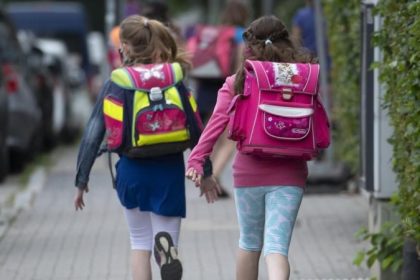 Elektronischer Oberlehrer: Funkchips sollen Schüler auf Abstand halten
