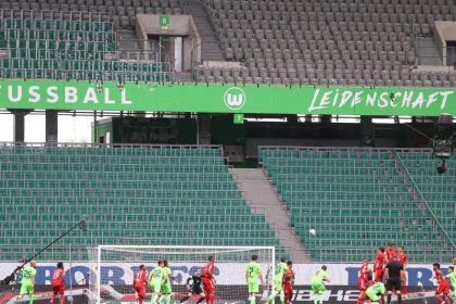 Seehofer: „Zuschauer langsam wieder in die Stadien lassen“