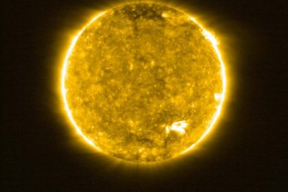Erste Bilder der Raumsonde „Solar Orbiter“ zeigen „Lagerfeuer“ auf der Sonne