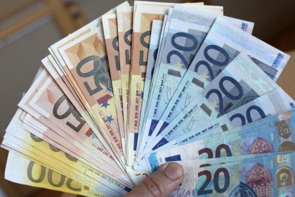 Europol hebt Geldfälscherring aus – 230 Millionen an Euro-Blüten entdeckt