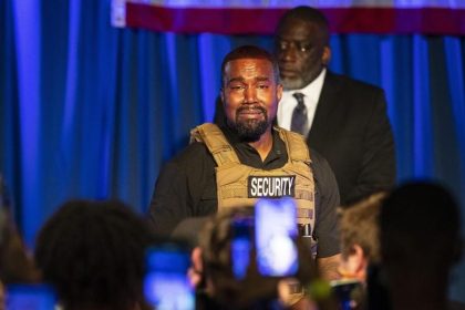 Kanye West bricht bei erstem Wahlkampfauftritt in Tränen aus
