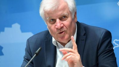 Seehofer zieht positive Bilanz fünf Jahre nach Merkels „Wir schaffen das“