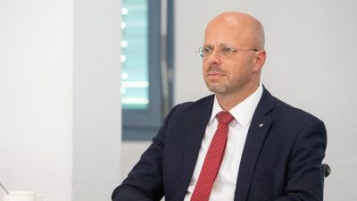 Stuttgart: AfD-Bundesschiedsgericht wegen Fall Kalbitz zusammengekommen