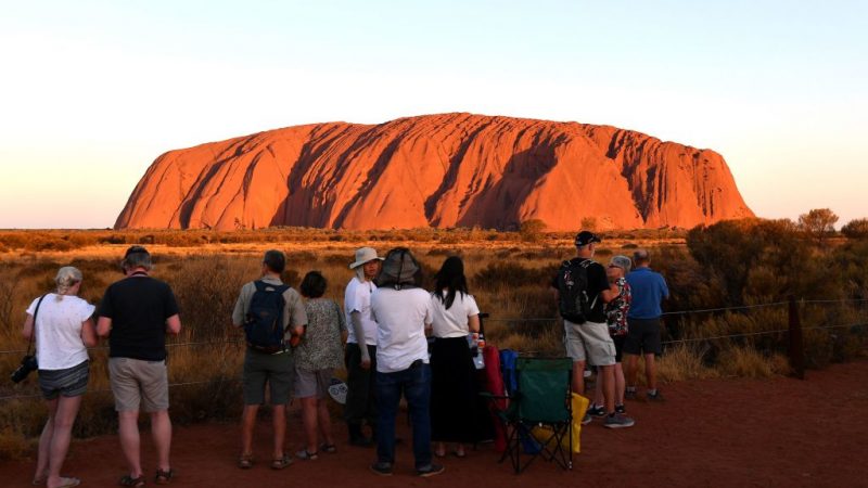 Aborigines erzwingen Schließung des australischen Uluru-Nationalparks wegen Corona