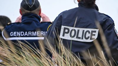 Ärmelkanal: Französische Behörden nehmen 33 Menschen von Flüchtlingsbooten auf