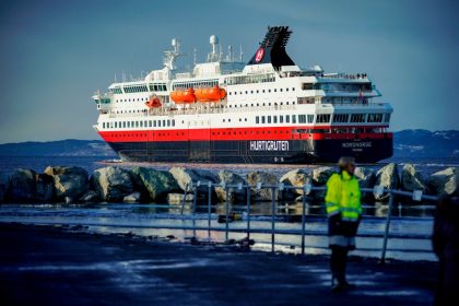 Mindestens 33 Corona-Fälle auf Hurtigruten-Schiff