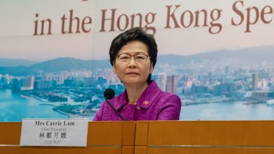 Carrie Lam bricht nach Streit um akademische Freiheiten in Hongkong mit College der Cambridge Universität